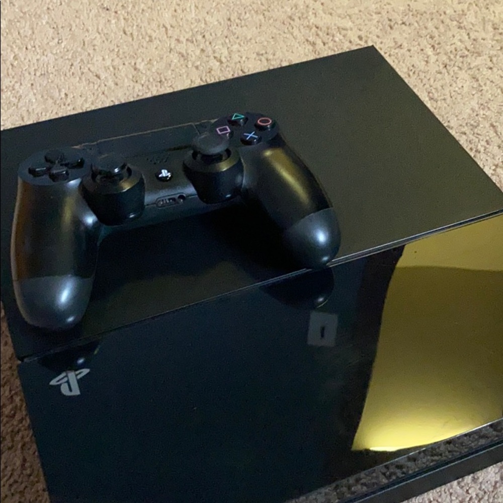 PS4 - Picture 5 of 7